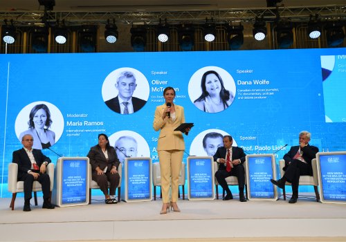 Susa Qlobal Media Forumu cercivesinde “Medianin geleceyi: Reqemsal dovrde jurnalistika ve kommunikasiyada yeni aletler ve medianin rolu” movzusunda ilk sessiya kecirilib