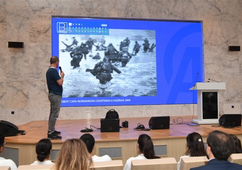 Forum cercivesinde Anadolu Agentliyi terefinden televiziya jurnalistleri ucun &quot;Herbi jurnalistika&quot; movzusunda telim kecilib